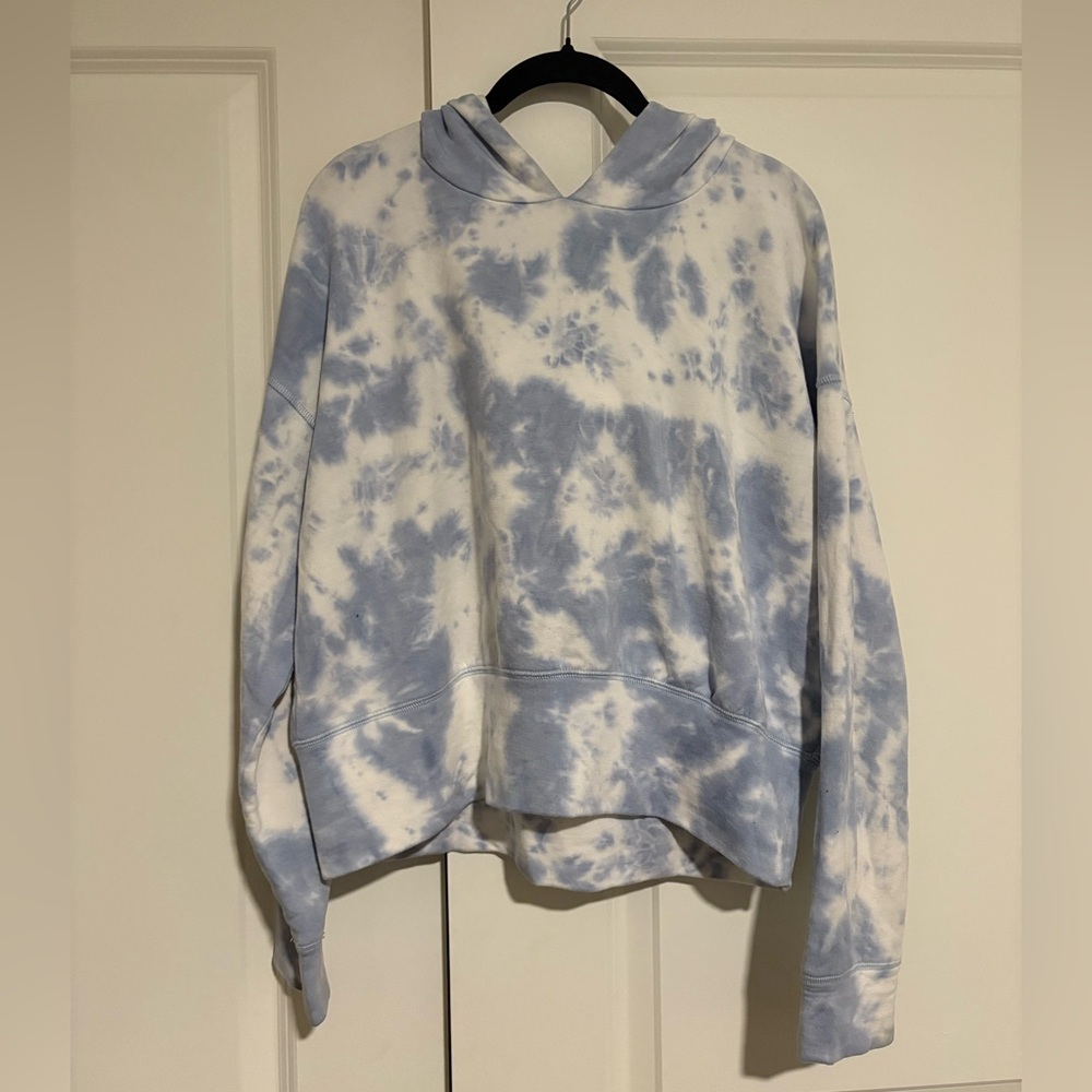 LAST CHANCE Aerie Blue and White Tie-Dye Sweatshirt